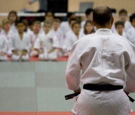 judo karaté professeur enfant tatami apprendre cours